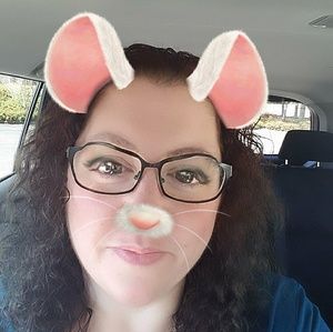 Meet your Posher, Loree